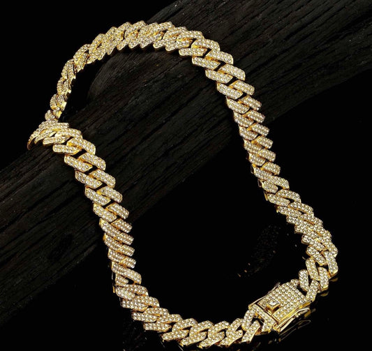 COLLAR PARA MASCOTA TIPO CUBAN LINK ICED OUT – ACABADO DORADO